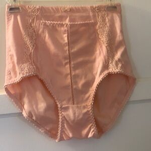 COCO INTIMATES SZ L PINK PANTIES NEW
